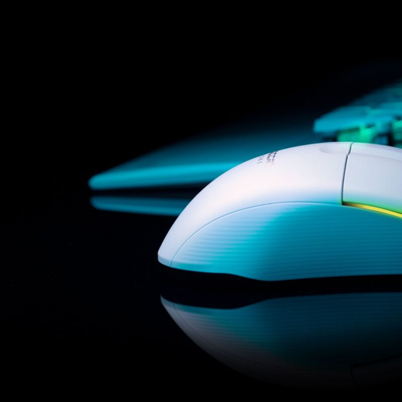 Souris gaming sans fil (Bluetooth) Kone Pro Air - Blanc